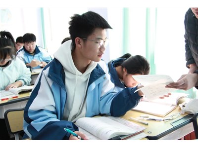 “数”风流芳华绽放 “学”妙招精彩纷呈--衡德高中带你上一节数学课